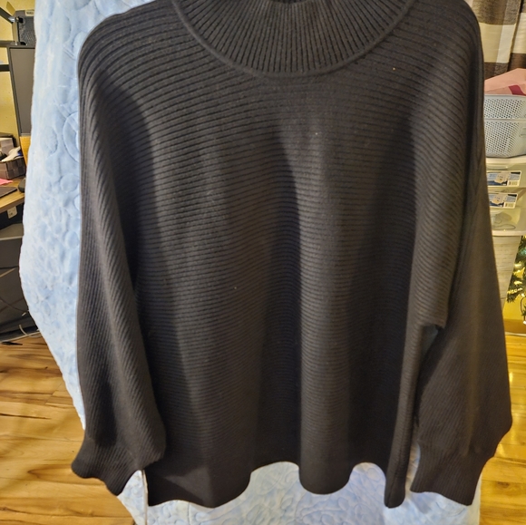 Sweater - Picture 2 of 6